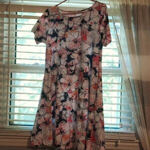 Ladies Size M dress with pockets